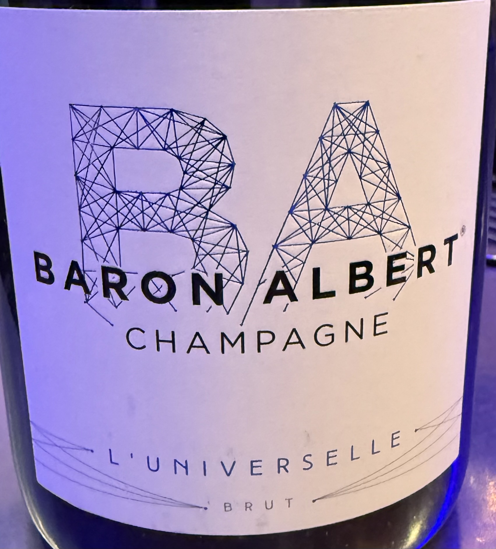 Demi bouteille 
L'universelle
Issue de Pinot Meunier et Chardonnay