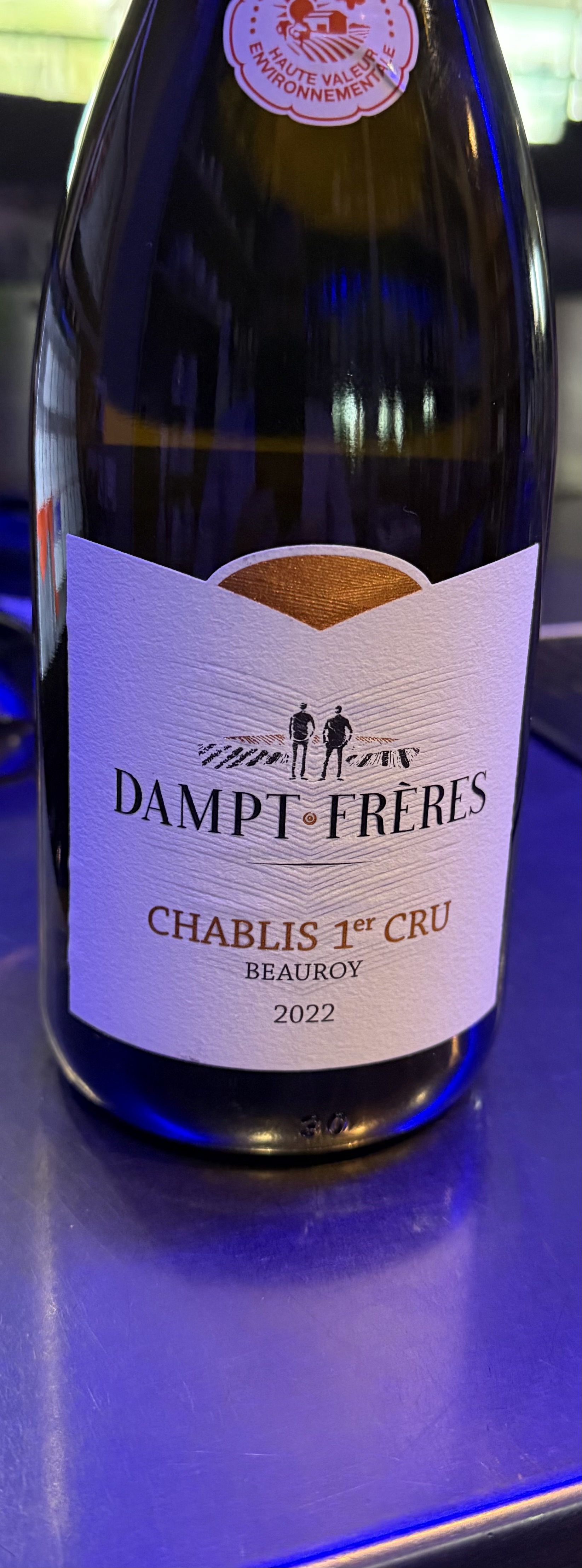 Bourgogne/Vallée du Serein - Petit Chablis
Sec
En apéritif, pour votre poissons 
Blanc sec ,chardonay fut de chène a 13% 2022